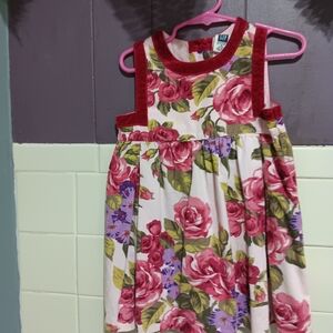 Girls kid. White red flowers. Gap.18-24mo.dress